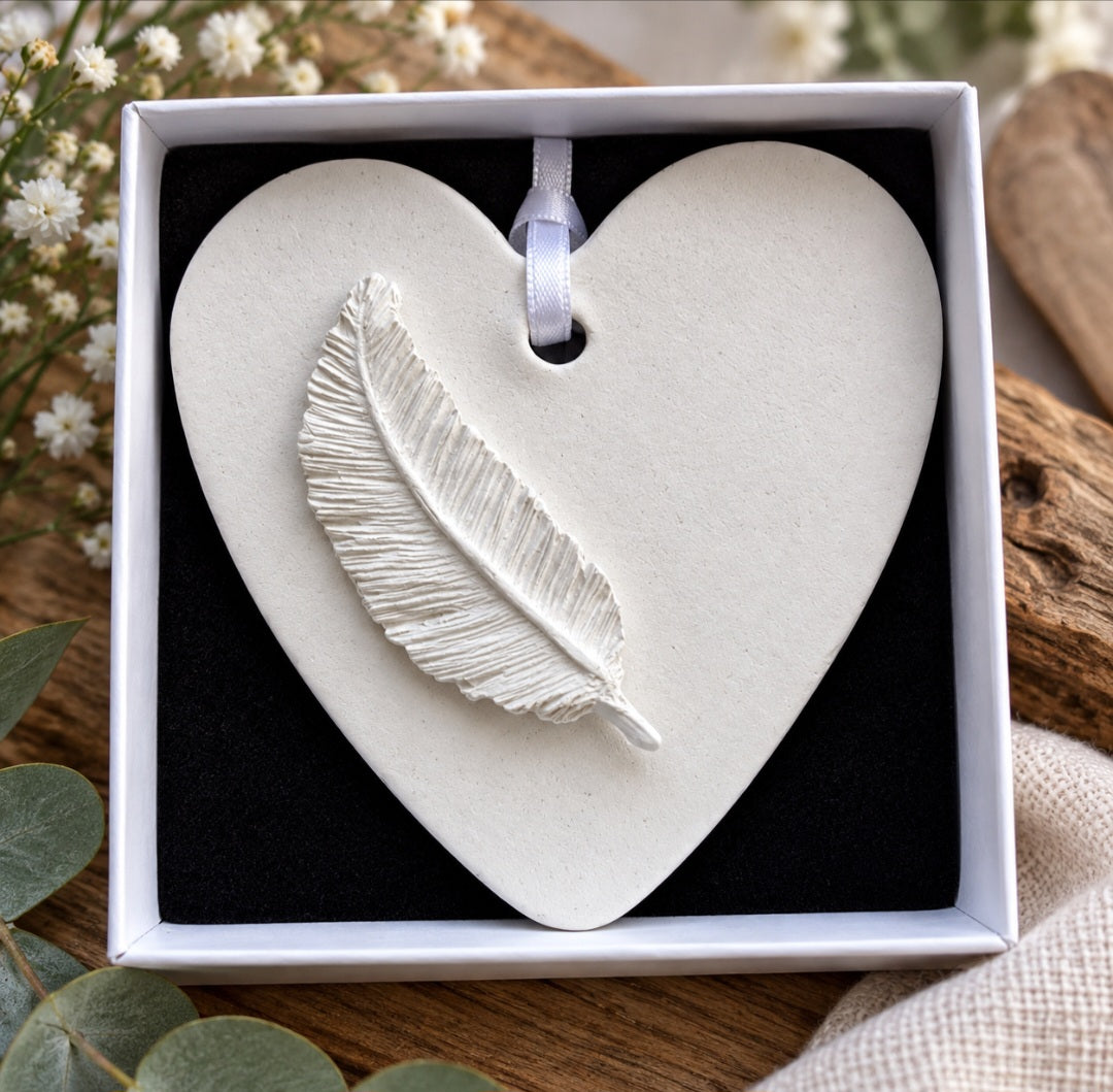 Clay diffuser - large heart, feather